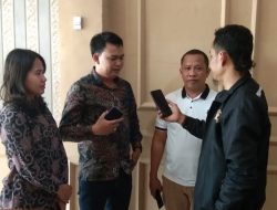 Sekda OKI Sebut Samsul Bisa Kembali Jadi Kades. Kuasa Hukum Erika Minta Segera Dipecat.