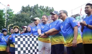 Gubernur-Herman-Deru-Buka-Jalan-Sehat-IKA-UII-Apresiasi-Solidaritas-Alumni